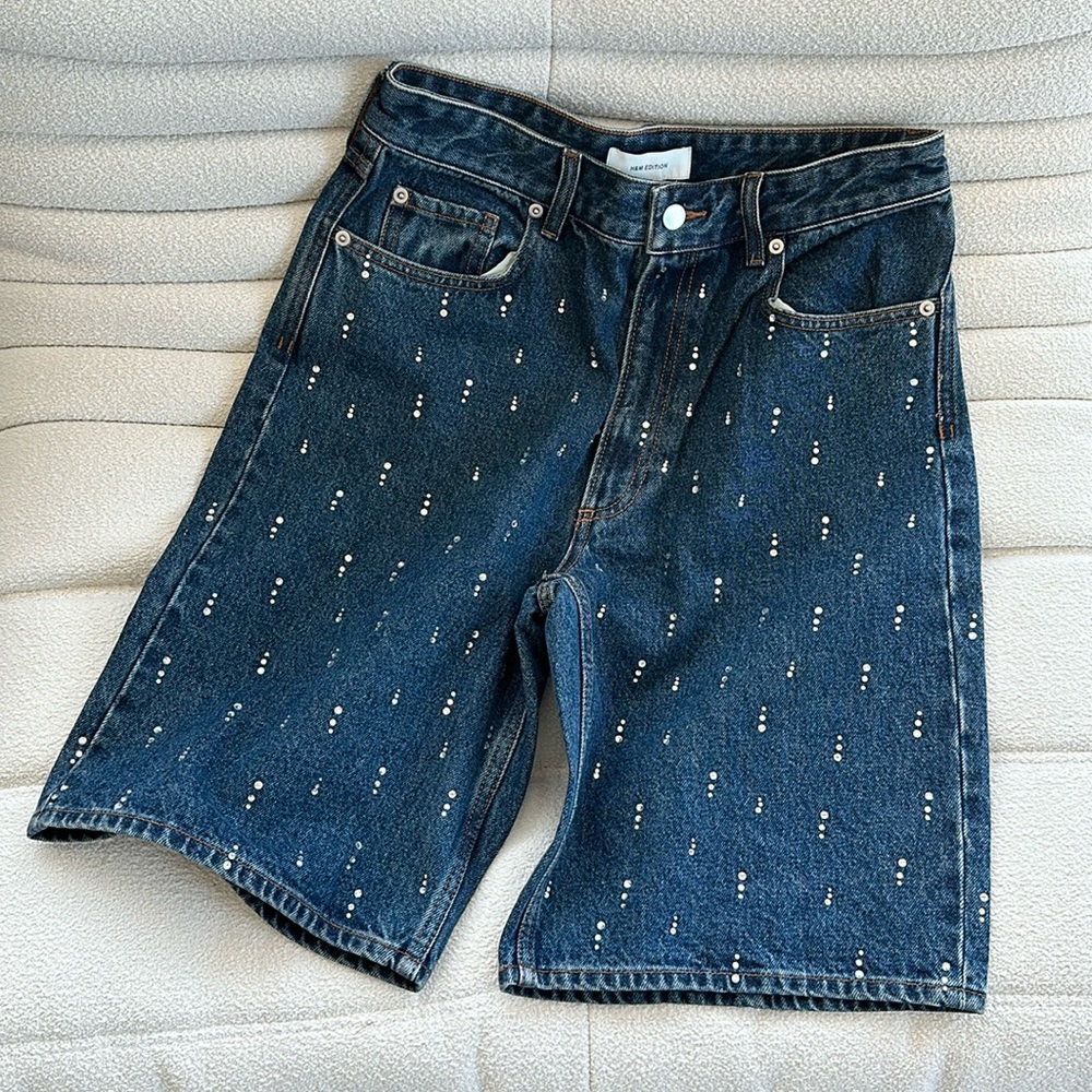 RHINESTONE-EMBELLISHED
DENIM SHORTS H&M collection